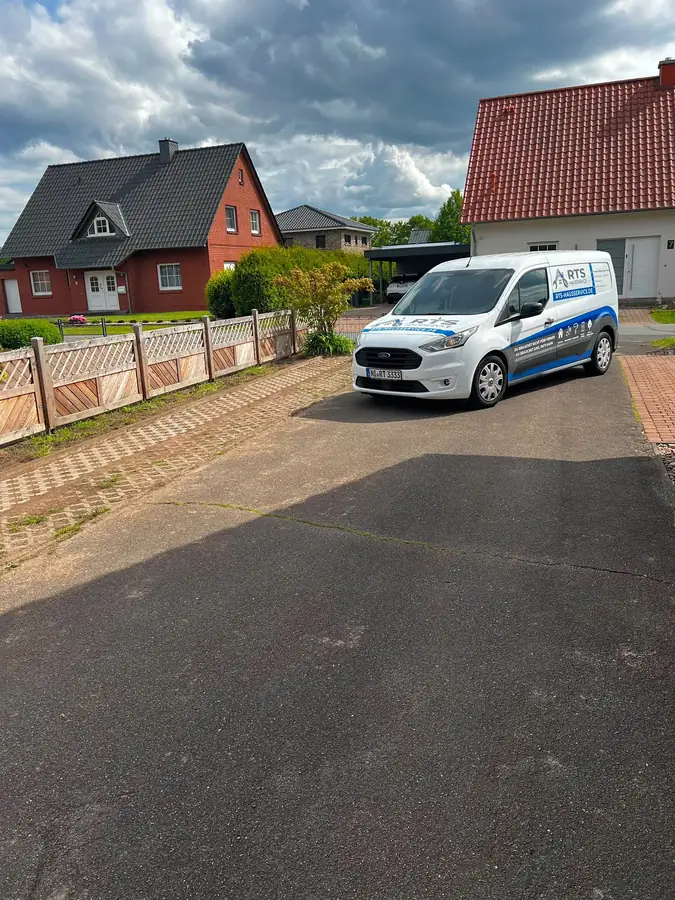Gepflegter Außenbereich eines betreuten Objekts